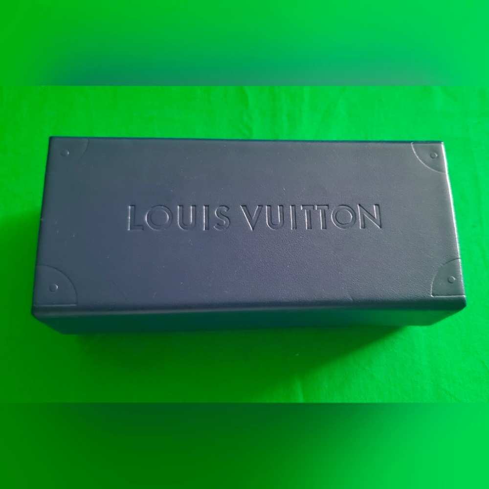 LOUIS VUITTON SUNGLASSES CASE